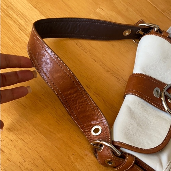 Coach leather shoulder **last week available** - Picture 7 of 14